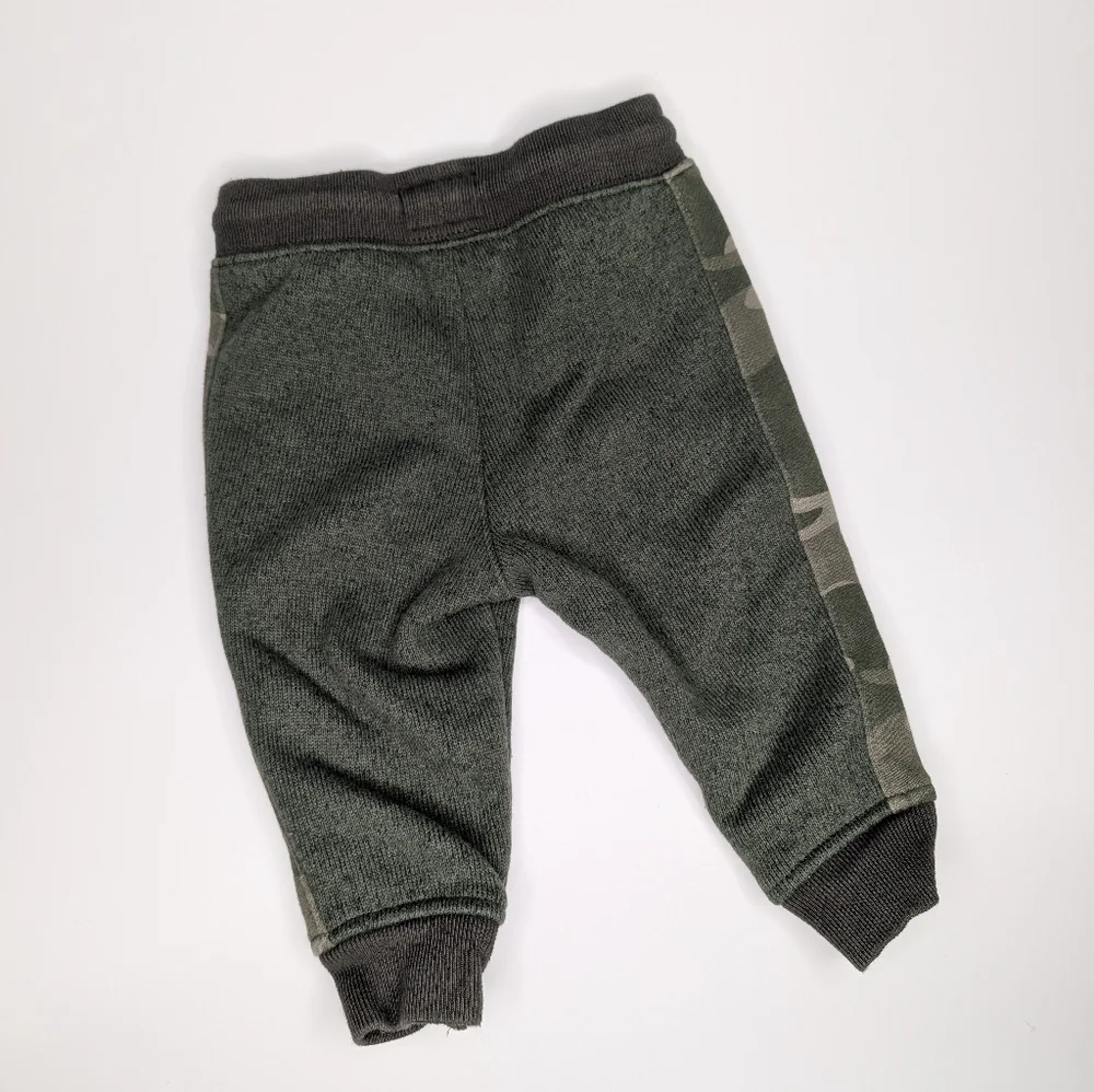 OshKosh‎ B’gosh Dinosaur Camo Hoodie & Joggers Set 6–9M